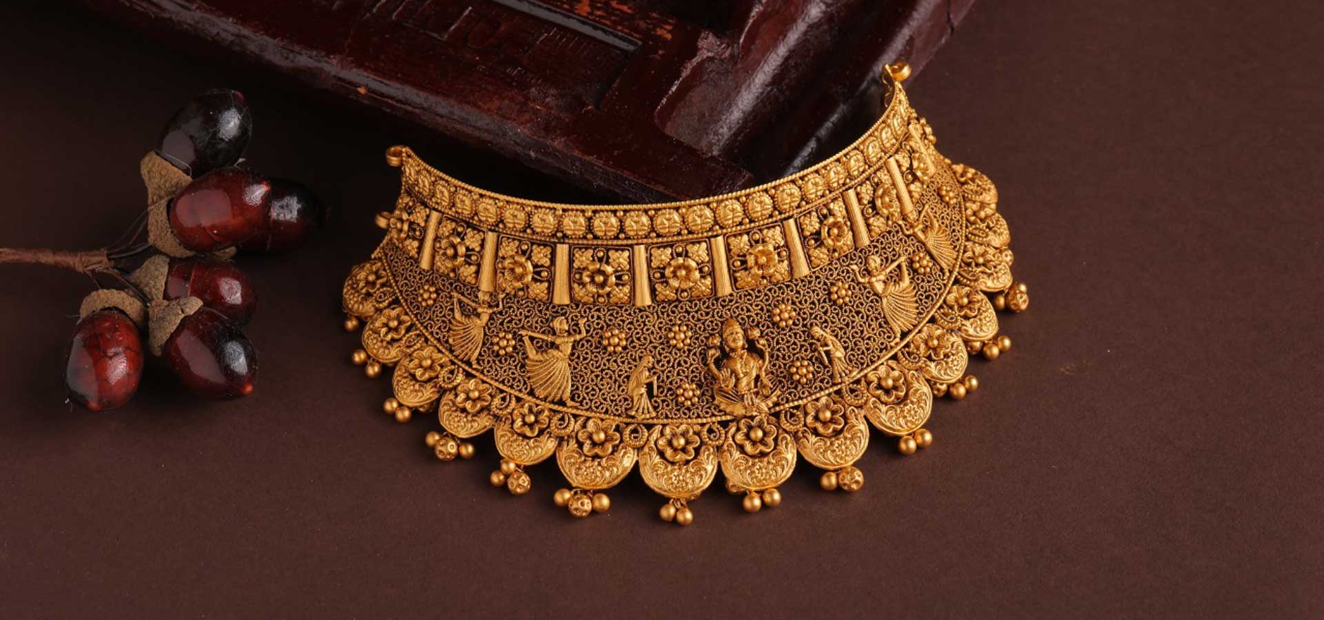 Gold jewellery at JJ Jewellers, Mission Quarters Road, Thrissur